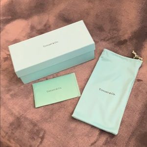 Tiffany’s glasses sunglasses packaging